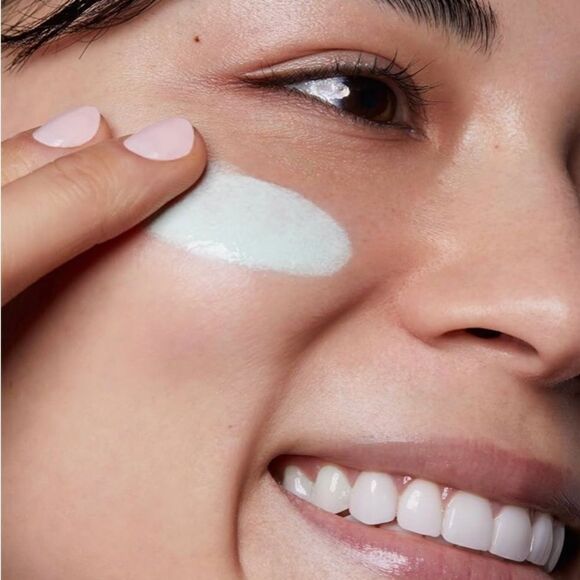 CLARINS - NWT - SOS Primer in Green (04). Corrects Redness. 1 oz/Non-Perfect Box - Picture 14 of 16